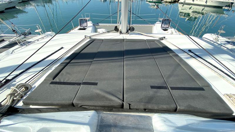 Book yachts online - catamaran - Lagoon 450 - Irena - rent