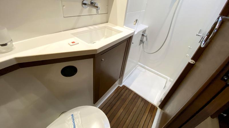 Book yachts online - catamaran - Lagoon 450 - Irena - rent