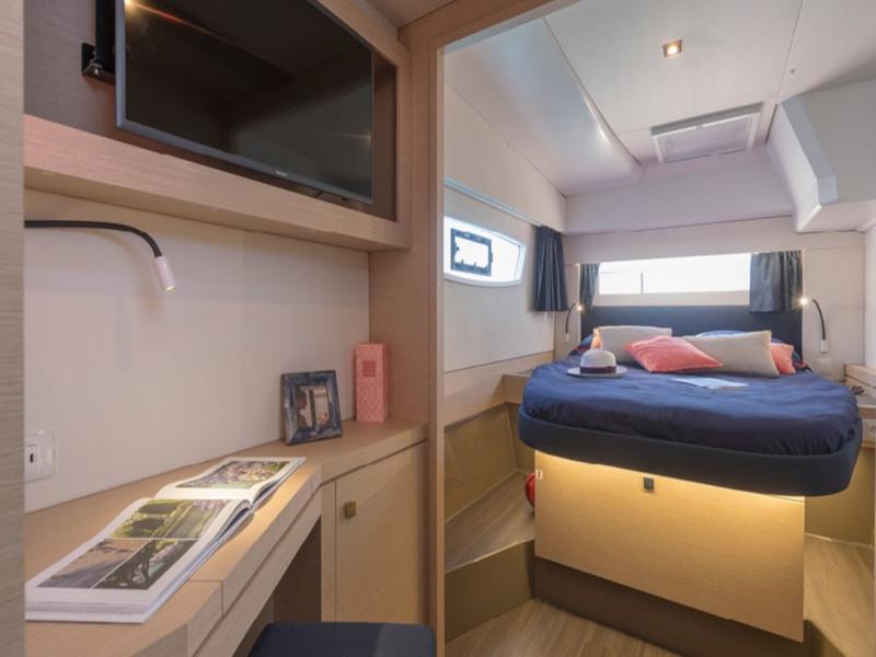 Book yachts online - catamaran - Fountaine Pajot Astréa 42 - Orestes- A/C &amp; Watermaker &amp; Generator- 4+2 Cabins/4 Heads - rent