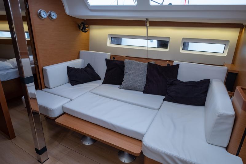 Book yachts online - sailboat - Sun Odyssey 440 - Ioleta - rent