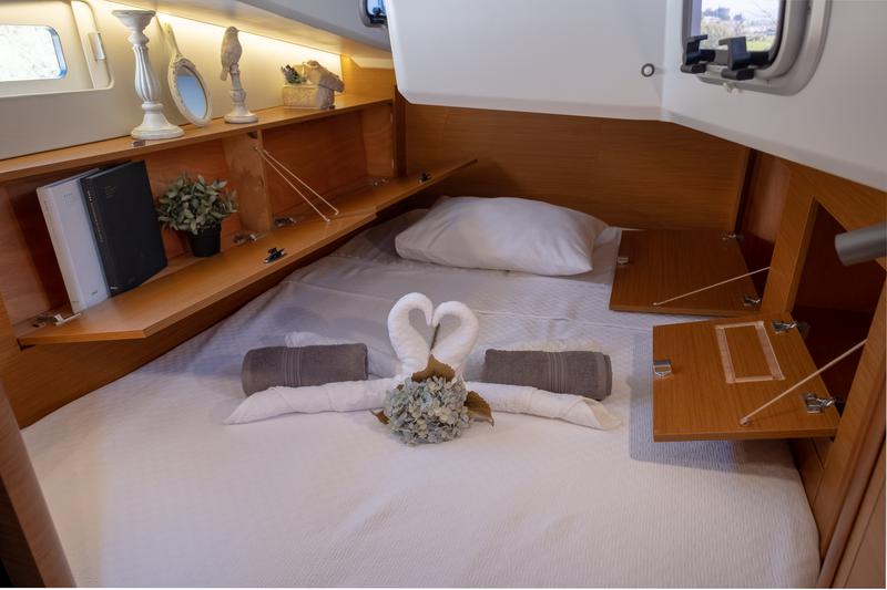 Book yachts online - sailboat - Sun Odyssey 410 - Sammy - rent