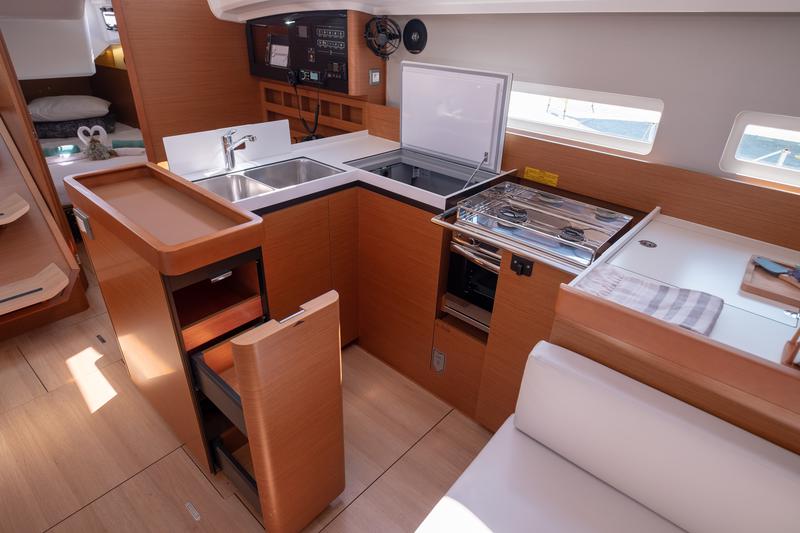 Book yachts online - sailboat - Sun Odyssey 410 - Sammy - rent