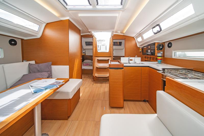 Book yachts online - sailboat - Sun Odyssey 410 - Jeanneau S.O 410 - rent