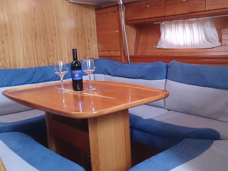 Book yachts online - sailboat - Bavaria 39 Cruiser - Adrenalin - rent