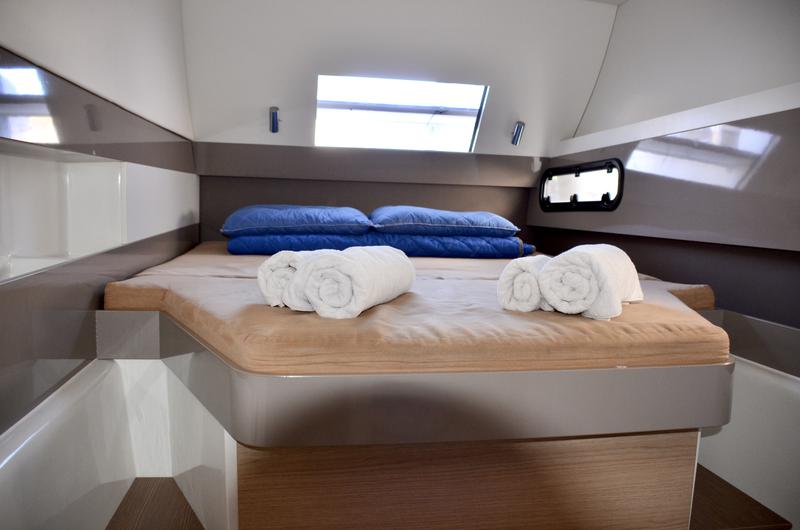 Book yachts online - catamaran - Bali 4.1 - Hole in One - rent