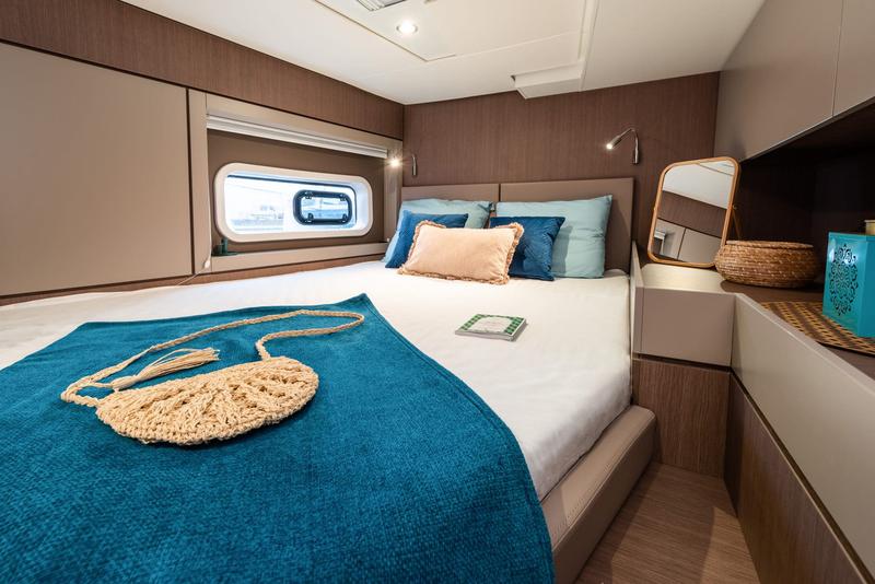 Book yachts online - catamaran - Bali 4.6 - Romar II - rent