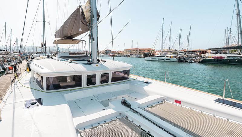 Book yachts online - catamaran - Lagoon 450 - NEFELI IV - rent