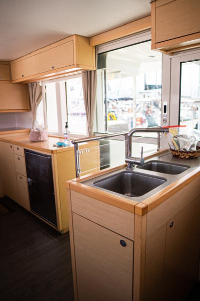 Book yachts online - catamaran - Lagoon 450 - NEFELI IV - rent