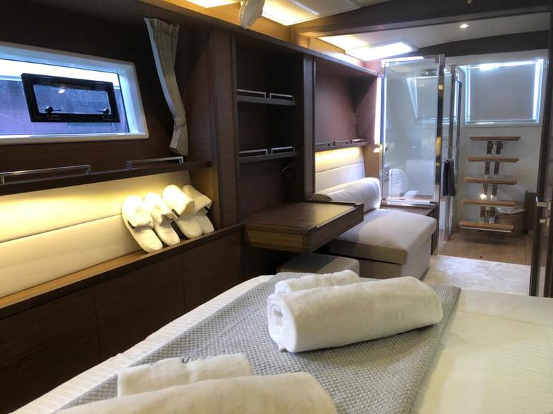 Book yachts online - catamaran - Lagoon 620 - Atlantis - rent