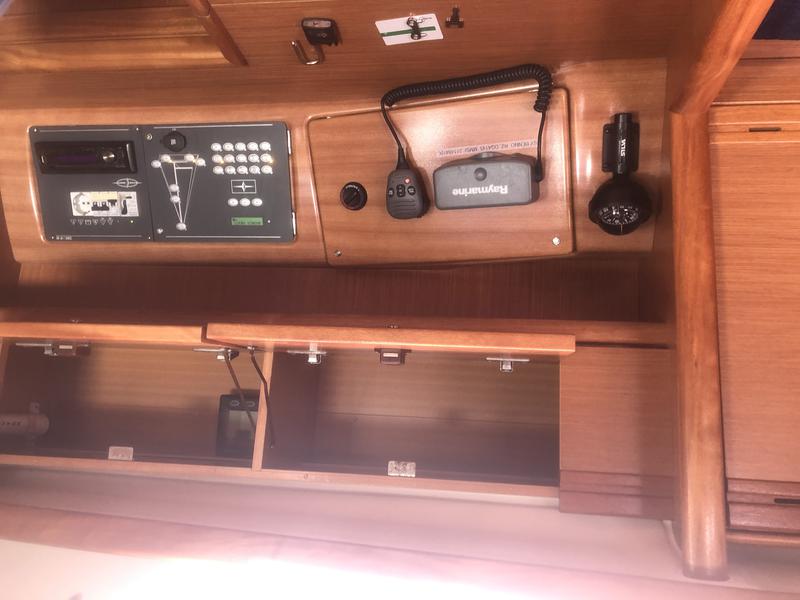 Book yachts online - sailboat - Bavaria Cruiser 40 - Benno - rent