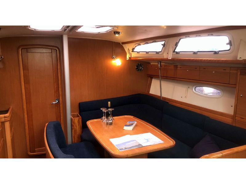 Book yachts online - sailboat - Bavaria Cruiser 40 - Benno - rent