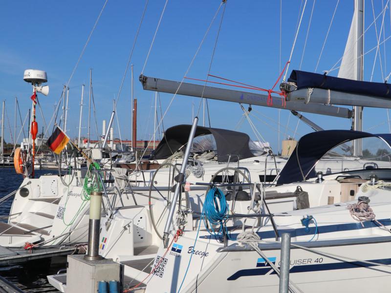 Book yachts online - sailboat - Bavaria Cruiser 40 - Benno - rent