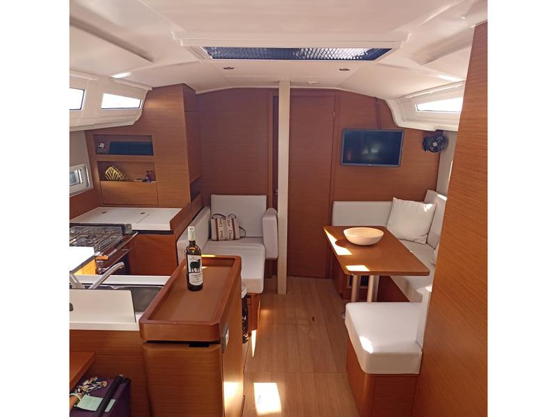 Book yachts online - sailboat - Sun Odyssey 410 - Psi Octantis - rent