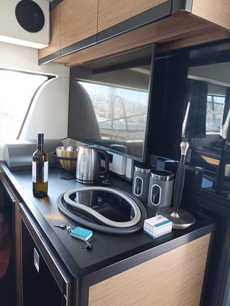 Book yachts online - catamaran - Lagoon 40 - Sol Invictus VIP-equipped - rent