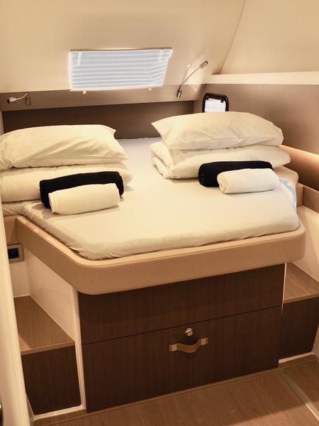 Book yachts online - powercatamaran - Bali 4.3 MY - SIERRA - rent