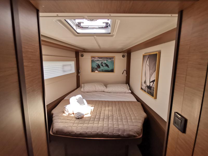 Book yachts online - catamaran - Lagoon 46 - GALAXY (air condition, generator, water maker)    _Skippered Only_ - rent
