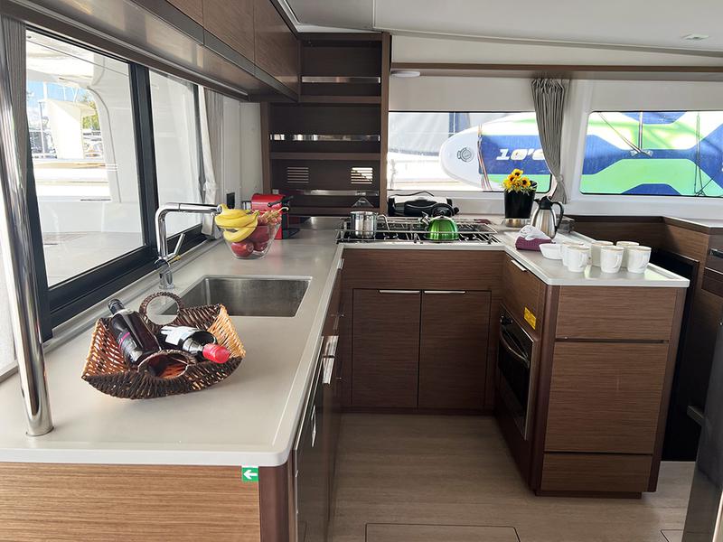Book yachts online - catamaran - Lagoon 46 - MPLE (air condition, generator, water maker)    _Skippered Only_ - rent