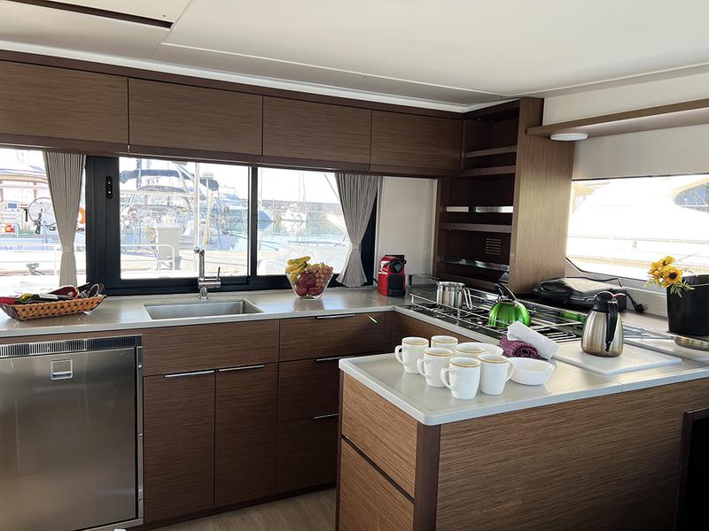 Book yachts online - catamaran - Lagoon 46 - MPLE (air condition, generator, water maker)    _Skippered Only_ - rent