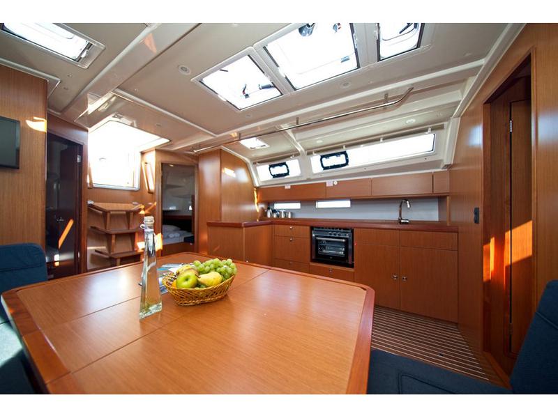 Book yachts online - sailboat - Bavaria 46 CN - MH 78 - rent
