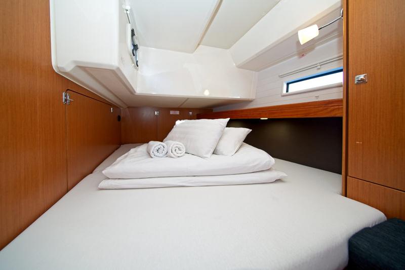 Book yachts online - sailboat - Bavaria 46 CN - MH 54 - rent