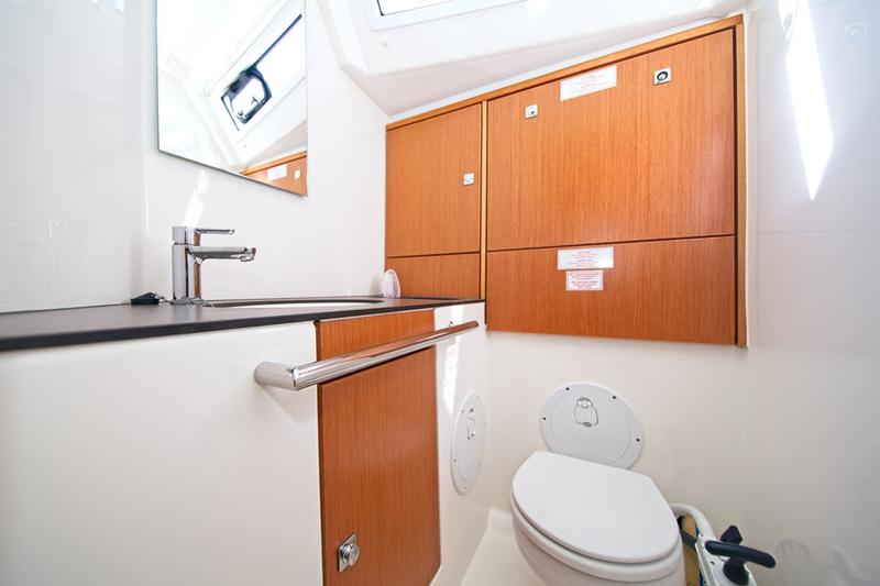 Book yachts online - sailboat - Bavaria 46 CN - MH 54 - rent