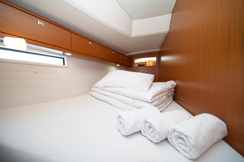 Book yachts online - sailboat - Bavaria 46 CN - MH 53 - rent