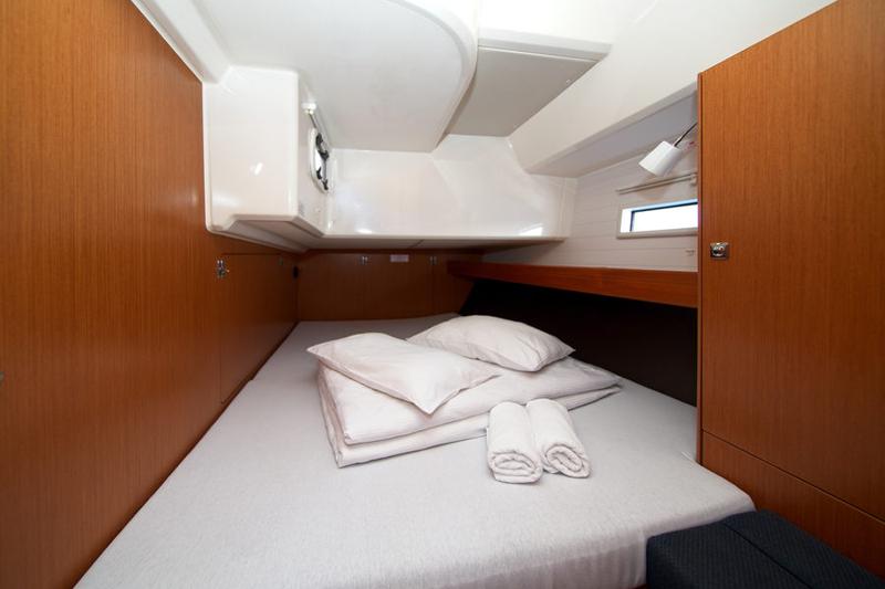 Book yachts online - sailboat - Bavaria 46 CN - MH 85 - rent