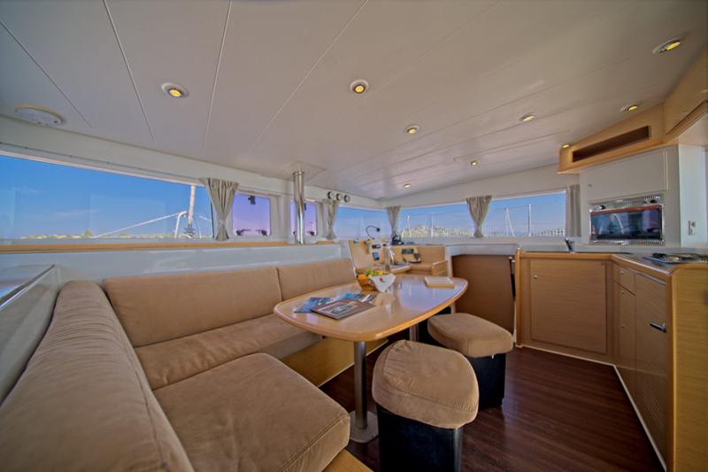 Book yachts online - catamaran - Lagoon 400 - MH 26 - rent