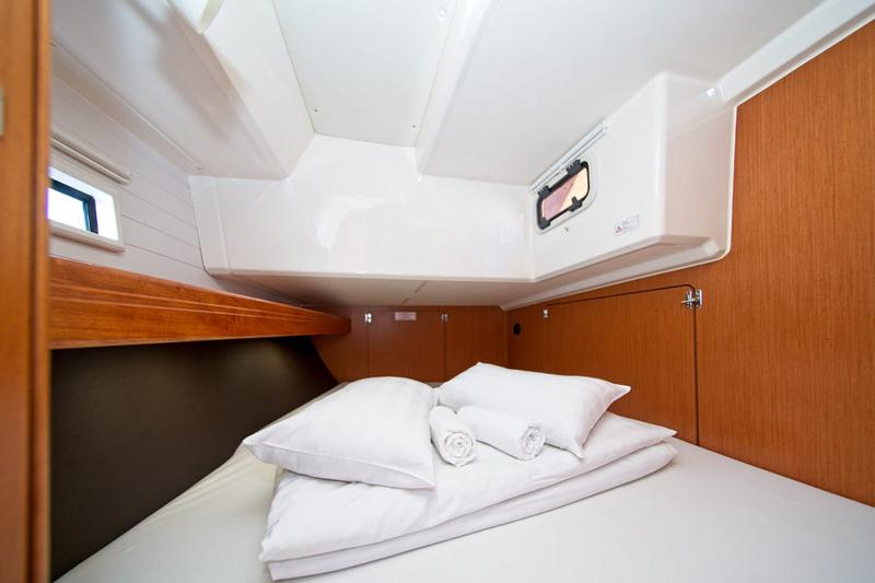 Book yachts online - sailboat - Bavaria 46 CN - MH 48 - rent
