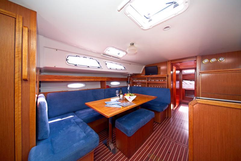 Book yachts online - sailboat - Bavaria 51 C - MH 22 - rent