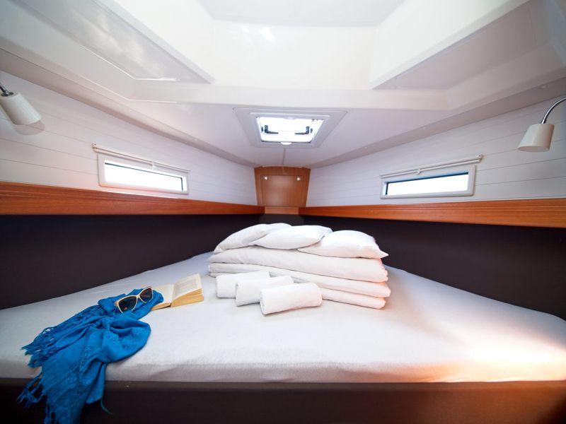 Book yachts online - sailboat - Bavaria Cruiser 41 - MH 64 - rent