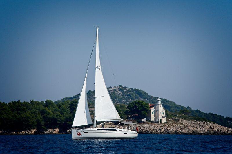 Book yachts online - sailboat - Bavaria Cruiser 41 - MH 72 - rent