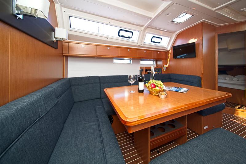 Book yachts online - sailboat - Bavaria 46 CN - MH 47 - rent
