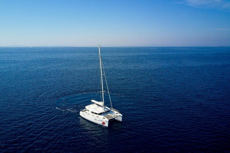 Book yachts online - catamaran - Lagoon 400 - MH 32 - rent