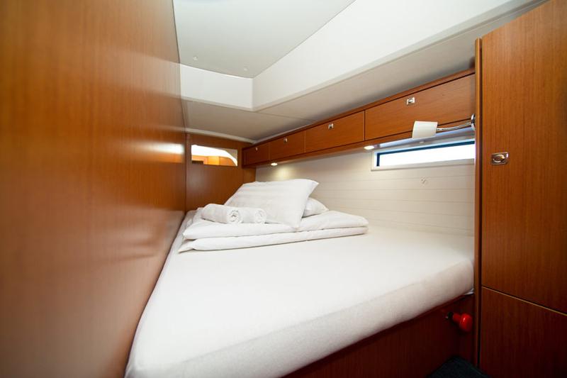 Book yachts online - sailboat - Bavaria 46 CN - MH 39 - rent
