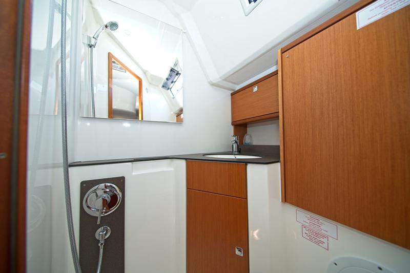 Book yachts online - sailboat - Bavaria 46 CN - MH 81 - rent