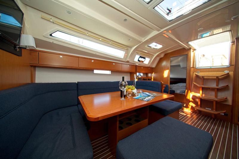 Book yachts online - sailboat - Bavaria Cruiser 41 - MH 73 - rent
