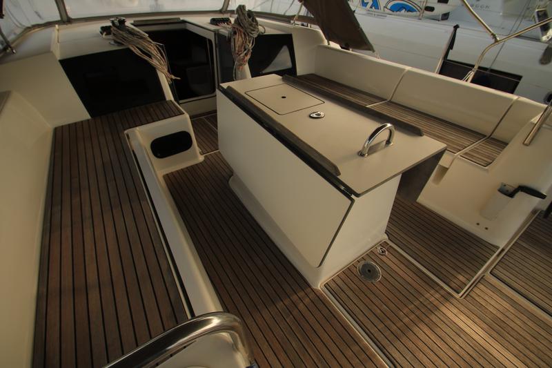 Book yachts online - sailboat - Dufour 500 Grand Large - Nirvana (refit 2020) - rent