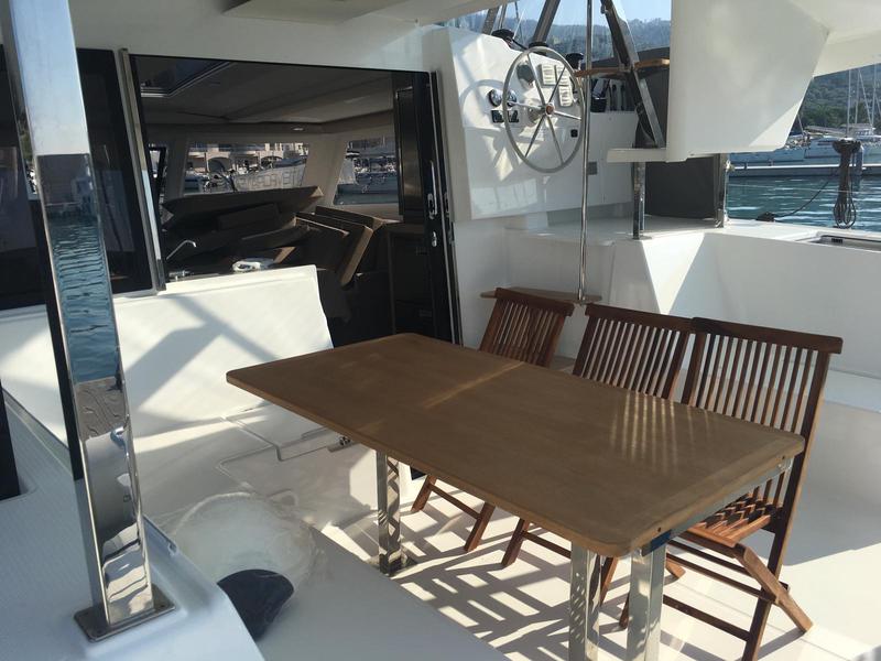 Book yachts online - catamaran - Fountaine Pajot Lucia 40 - Lipara (Ac+Gen+Wm) - rent