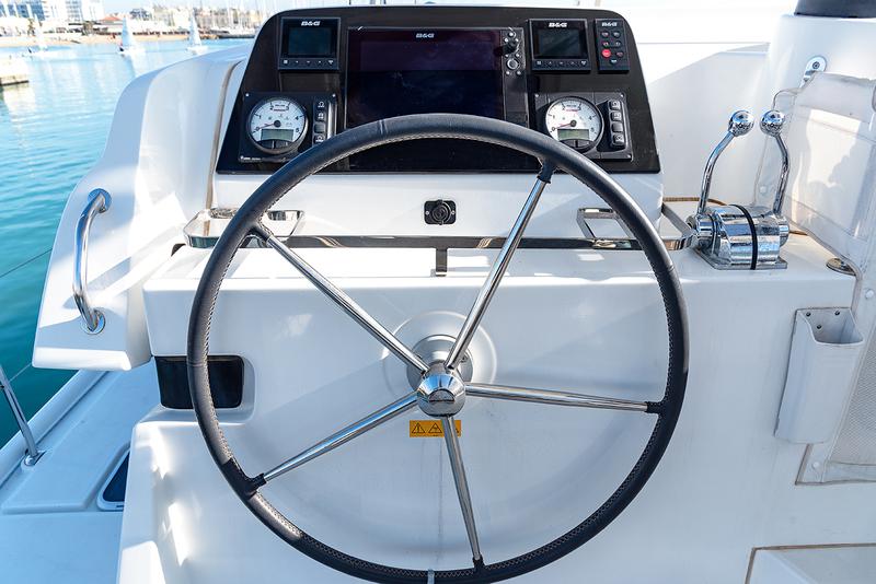 Book yachts online - catamaran - Lagoon 42 - Beatrix - rent