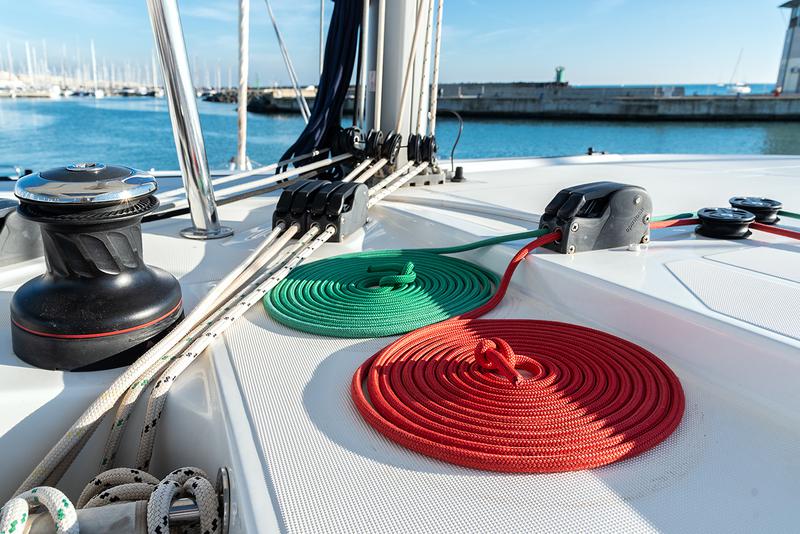 Book yachts online - catamaran - Lagoon 42 - Beatrix - rent
