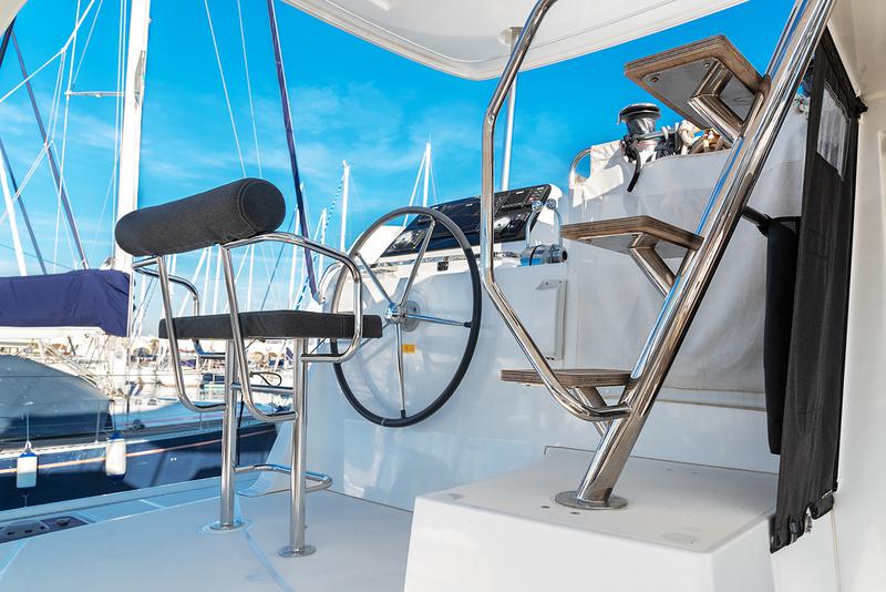 Book yachts online - catamaran - Lagoon 42 - Beatrix - rent