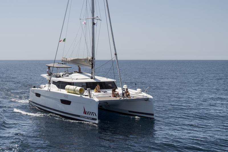 Book yachts online - catamaran - Fountaine Pajot Astréa 42 - Astrea (watermaker+generator) - rent