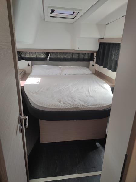 Book yachts online - catamaran - Fountaine Pajot Isla 40 - Isla (Wm+Solar Pan) - rent