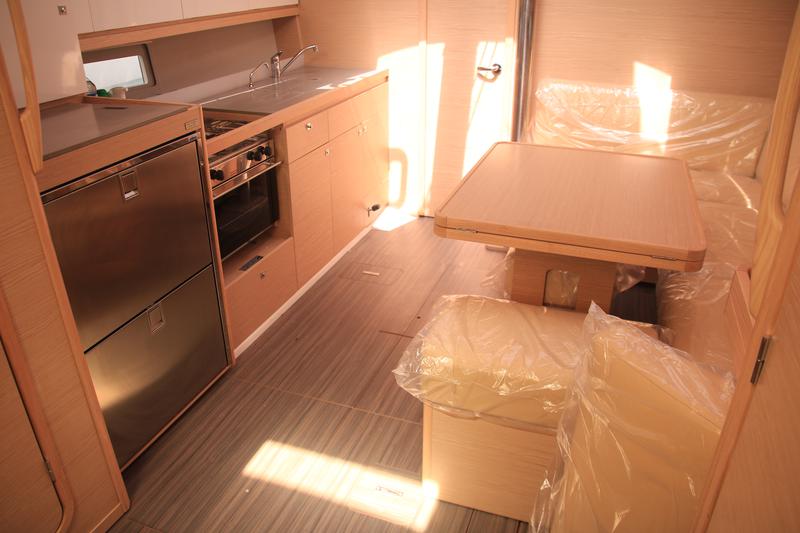 Book yachts online - sailboat - Dufour 390 Grand Large - DILI (vers 50hp+Gas Bbq) - rent