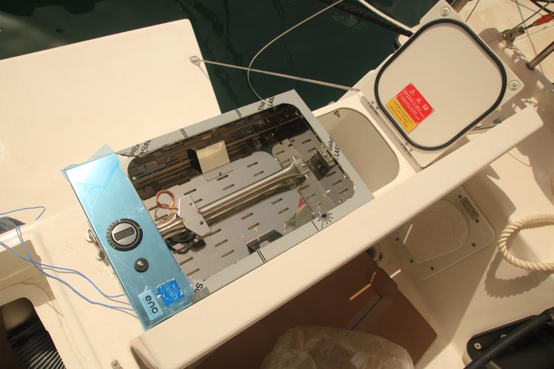 Book yachts online - sailboat - Dufour 390 Grand Large - DILI (vers 50hp+Gas Bbq) - rent