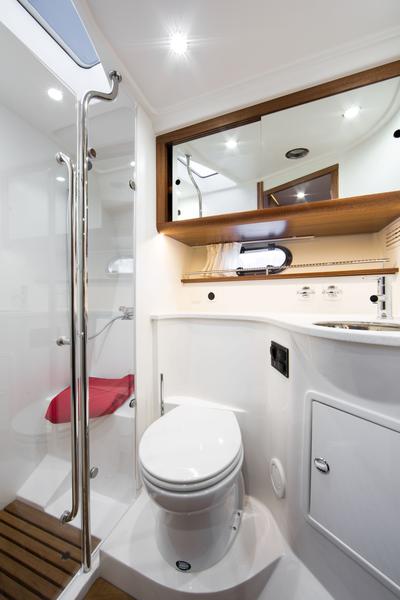 Book yachts online - motorboat - Nimbus 405 Coupe - Unisono - rent
