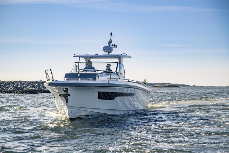 Book yachts online - motorboat - Nimbus Tender T11 - RUDDY - rent