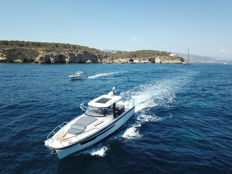 Book yachts online - motorboat - Nimbus Tender T11 - RUDDY - rent