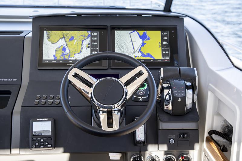 Book yachts online - motorboat - Nimbus Tender T11 - RUDDY - rent